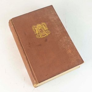 Lote siguiente: Manual de Historia de España por Rafael Altamira - Tapa Dura Tela