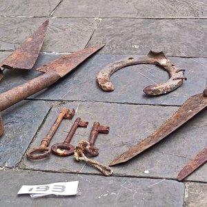 Tijera de esquilar antigua, herradura, 3 llaves paletón y cuchillo sierra - imagen 3
