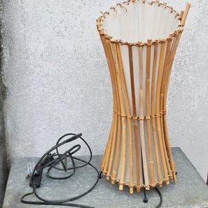 Lote anterior: Lámpara de Mesa de Mimbre Artesanal