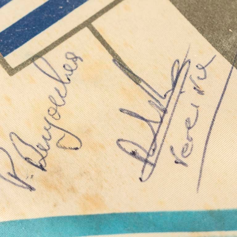 Banderín de la AUF con firmas de jugadores del Mundial Italia 90 - imagen 3