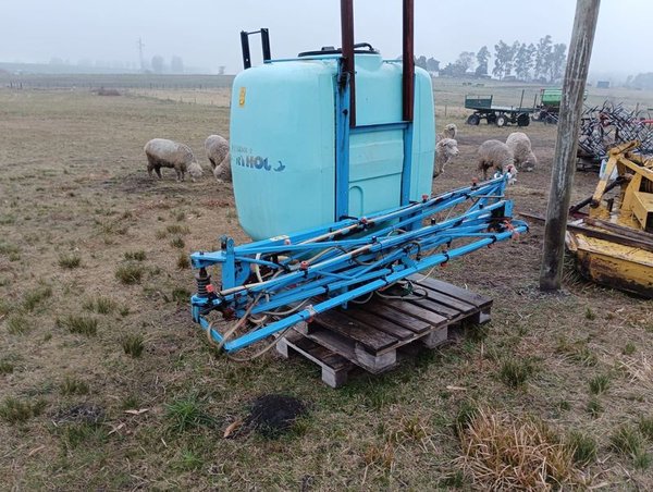 FUMIGADORA BERTHOUD 600 Lts 12 m de barral - Equipamiento para agricultura - imagen 3