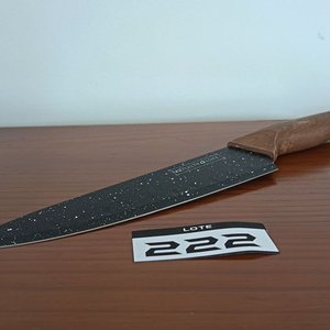 Cuchilla de Cocina Royalty Line Hoja Oscura Texturizada Antiadherente con Piedras de Afilar - imagen 2