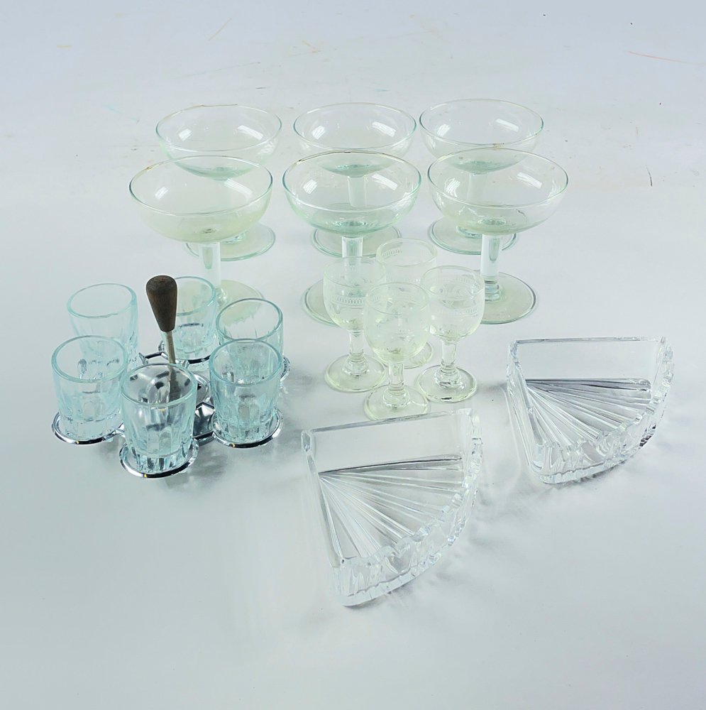 Set de Copas y Vasos de Cristal para Licores y Champagne con Soporte Metálico