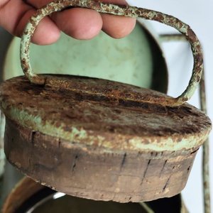 Antiguo Tarro Metálico para Inseminación con Tapa de Corcho - imagen 4