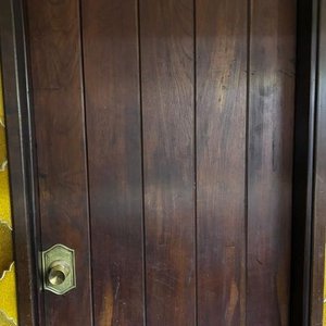 Lote anterior: Lote de 7 Hojas de Puerta Interiores de Cedro con Herrajes de Bronce