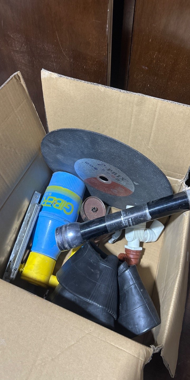 Fumigador y Linterna en Caja