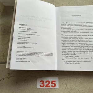 Libro "Entre la Espada y el Chat" de María de la Cuadra - imagen 3