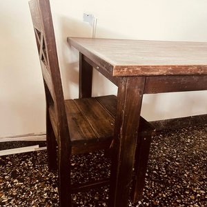 Juego de Comedor: Mesa de Madera con 3 Sillas Estilo Rústico - imagen 5