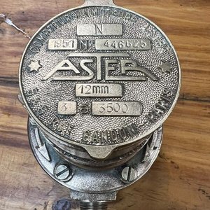 Antiguo Contador de Agua en Bronce Marca ASTER - imagen 2