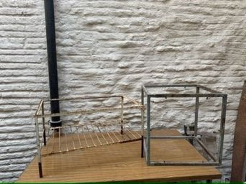 Lote siguiente: Par de estructuras para mesa en bronce con diseño antiguo