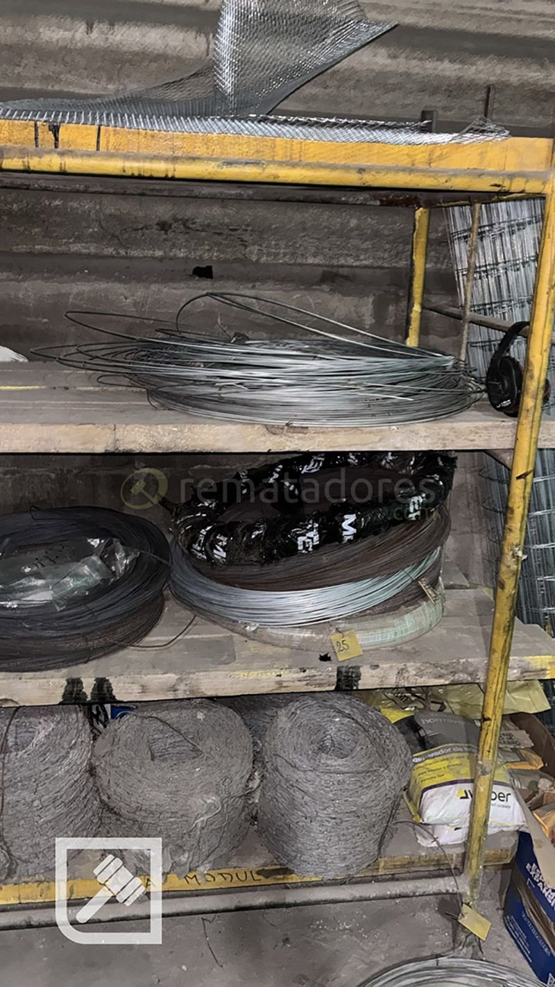 Rollo de Alambre Galvanizado y Malla Metálica