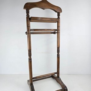 Perchero Despojador de Ropa de Madera Estilo Clásico - imagen 1
