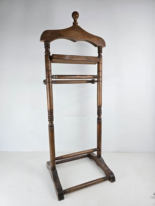 Perchero Despojador de Ropa de Madera Estilo Clásico