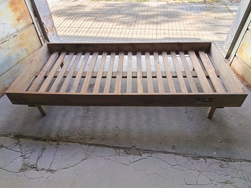 Cama Parrilla de Madera para 1 Plaza