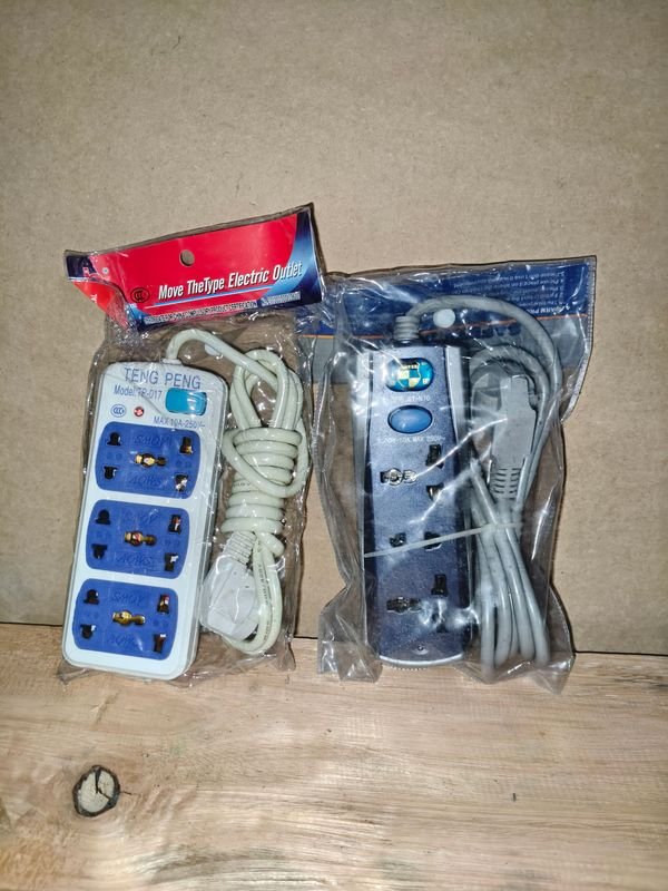 Dos Alargues con Zapatillas y Adaptadores Variados, Nuevos
