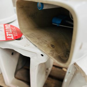 Lote de 5 Piezas Sanitarias: Bidet, Cisterna y Varios Inodoros - imagen 5