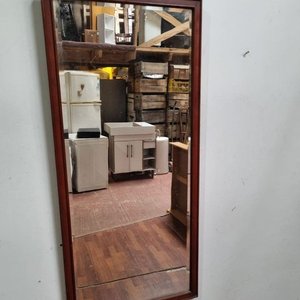 Lote anterior: Espejo de Pared Rectangular con Marco de Madera Caoba - 53x116cm