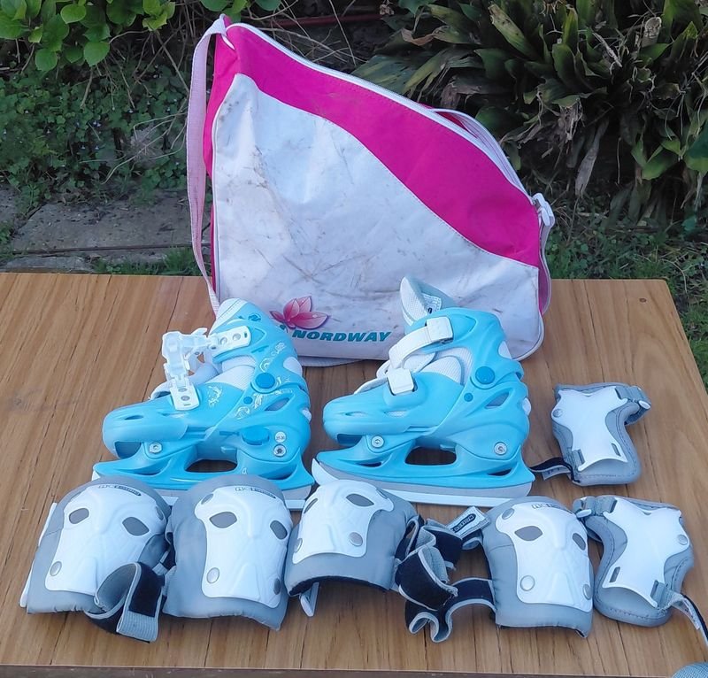 Patines de Hielo Ajustables Talle 27-30 con Accesorios y Bolso