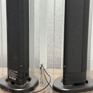 Par de Columnas de Sonido Negras con Conexiones USB, Óptica y AUX - imagen 4