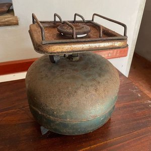 Lote siguiente: Garrafa de Gas de 3 Kg con Cocinilla Antigua