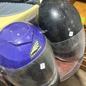 Lote siguiente: Cascos de Moto Usados