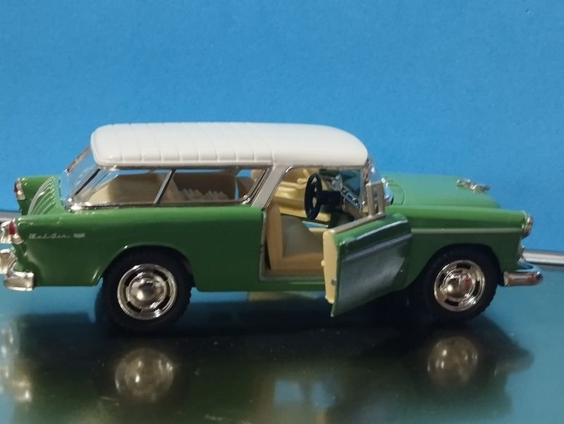 Auto Coleccionable Chevy 1955 escala 1/40 - imagen 4