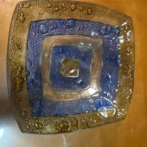 Centro de Mesa Cuadrado de Vidrio Pintado Azul y Dorado - imagen 2