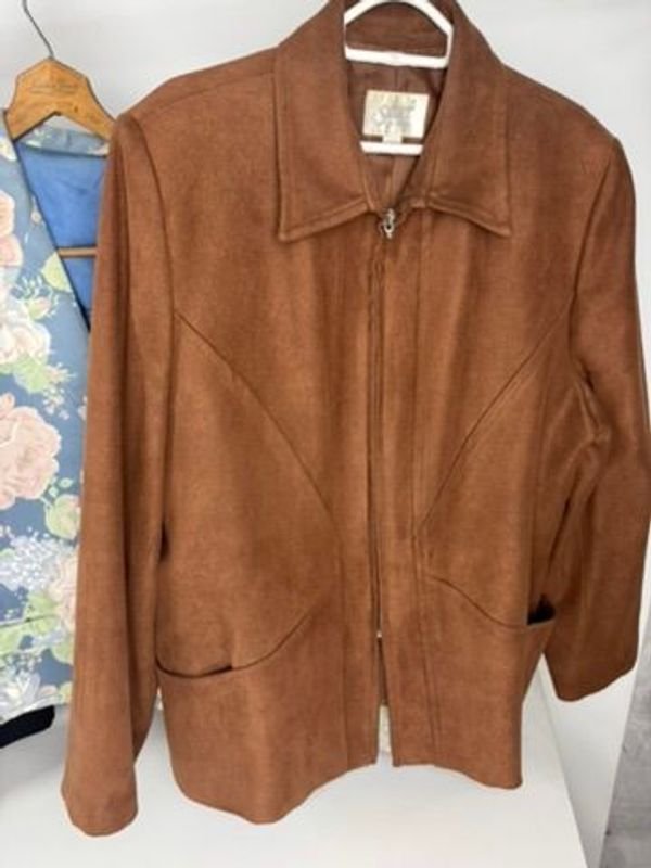 Item 829628 - Image 1