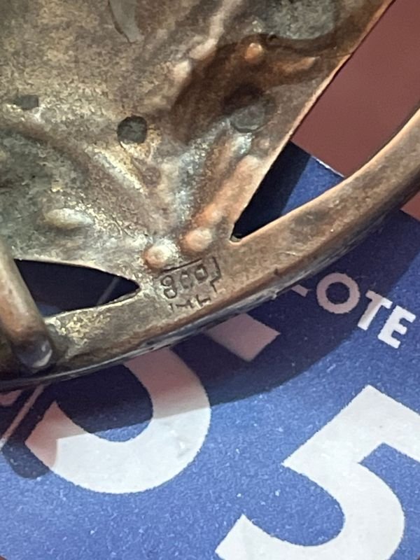 Pieza de joyería con hebilla en plata y oro - imagen 5