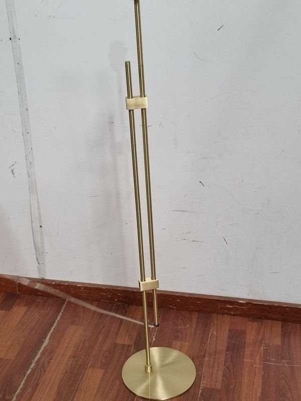 Pie de Lámpara de Pie Metálico Dorado Moderno