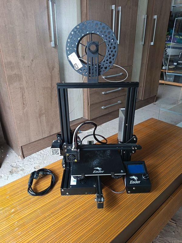 Impresora 3D Ender con Poco Uso
