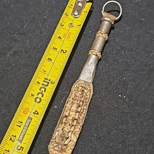 Llavero Artesanal con Bombilla de Plata y Oro - imagen 2