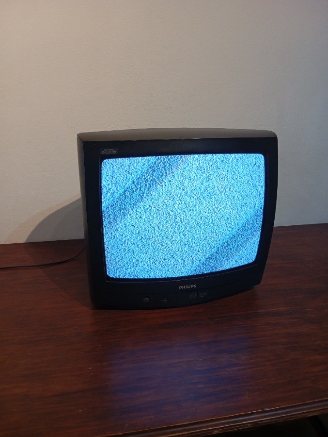Tv Philips funcionando, electrodoméstico de alta calidad - imagen 3