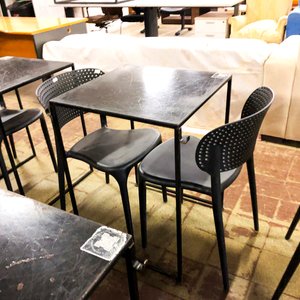 Conjunto de Mesas y Sillas Metálicas Negras para Oficina o Comedor - imagen 4