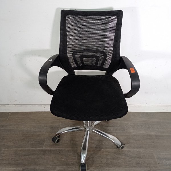 Silla Giratoria de Escritorio Negra con Respaldo de Malla - imagen 1
