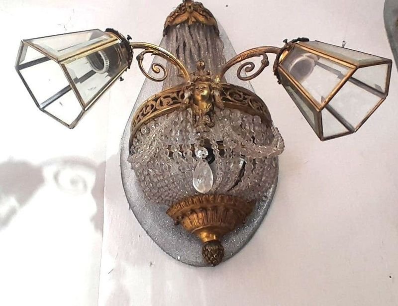Lote siguiente: Antiguo Aplique de Pared con Diseño Imperio