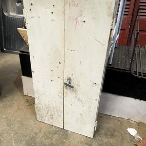 Lote anterior: Mueble Metálico Beige con Cerradura y Bisagras