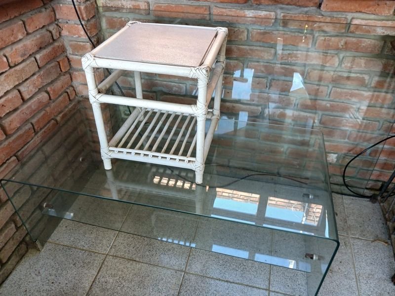 Mesa Ratona de Cristal y Mesa Auxiliar Blanca