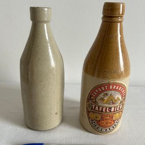 Lote anterior: Antiguos Porrones de Cerámica para Cerveza