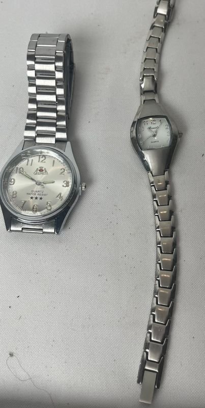 Lote siguiente: Relojes de plata en excelente condición