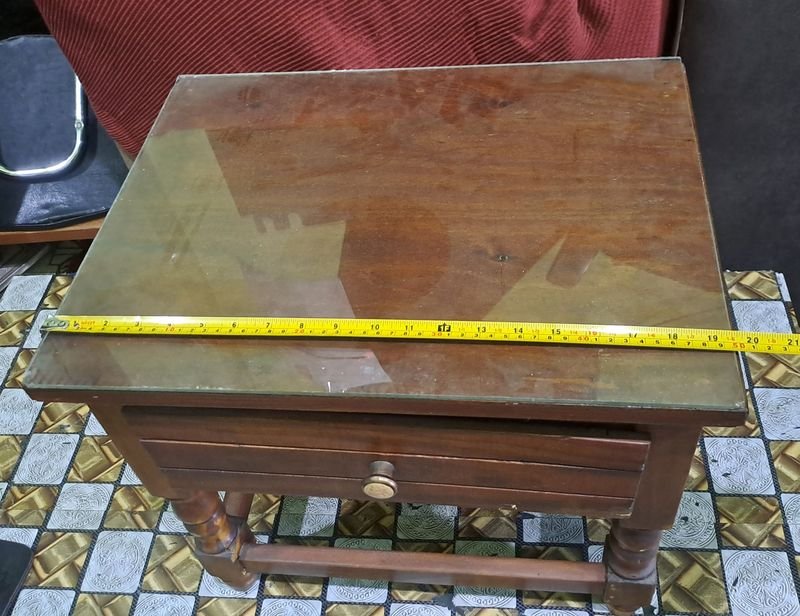 MESA DE LUZ BAJA EN MADERA SOLIDA CON TAPA DE VIDRIO - imagen 4