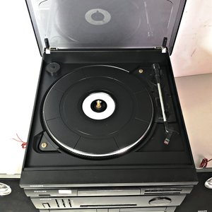 Equipo de Audio Philips: Amplificador, Radio Cassette, Tocadiscos y Parlantes (No Funciona) - imagen 2