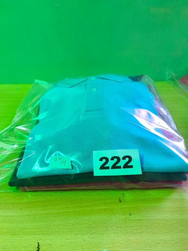 Remeras de Cuello con Botones y Bolsillos - imagen 2