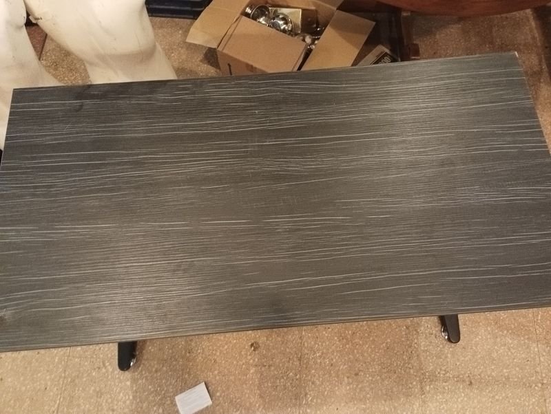 Mesa de escritorio en buen estado - imagen 3