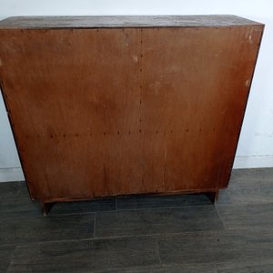 Aparador de madera con cuatro puertas y un cajón - imagen 7
