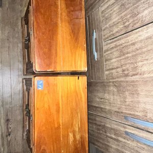 Juego de 2 Mesas de Luz de Madera con Cajón y Puertas - imagen 4