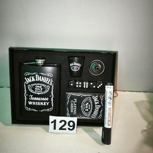 Set Jack Daniel's: Petaca, Vaso, Naipes y Dados - imagen 3