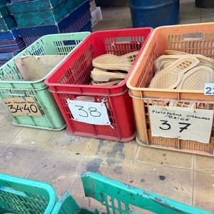 Lote de Suelas para Calzado en Cajones Plásticos - imagen 4