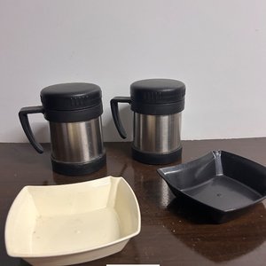 Set de 2 Vasos Térmicos con Tapa y 2 Recipientes Aperitivo - imagen 2
