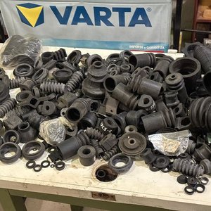 Lote de Gomas y Fuelles de Goma para Automóviles - imagen 5